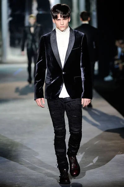 Look 23